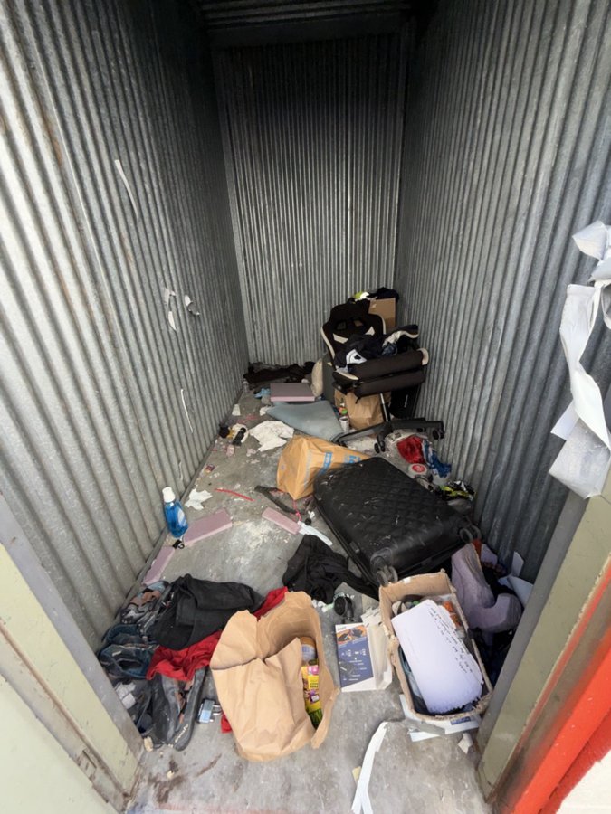 5 x 10 storage unit in Canoga Park, CA
