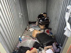 5 x 10 unit in Canoga Park