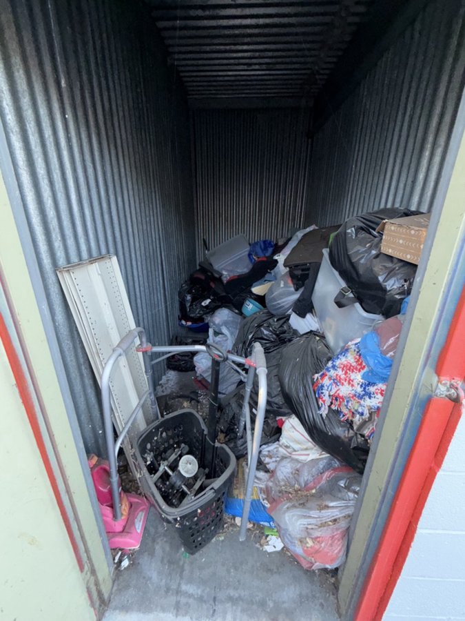 5 x 10 storage unit in Canoga Park, CA
