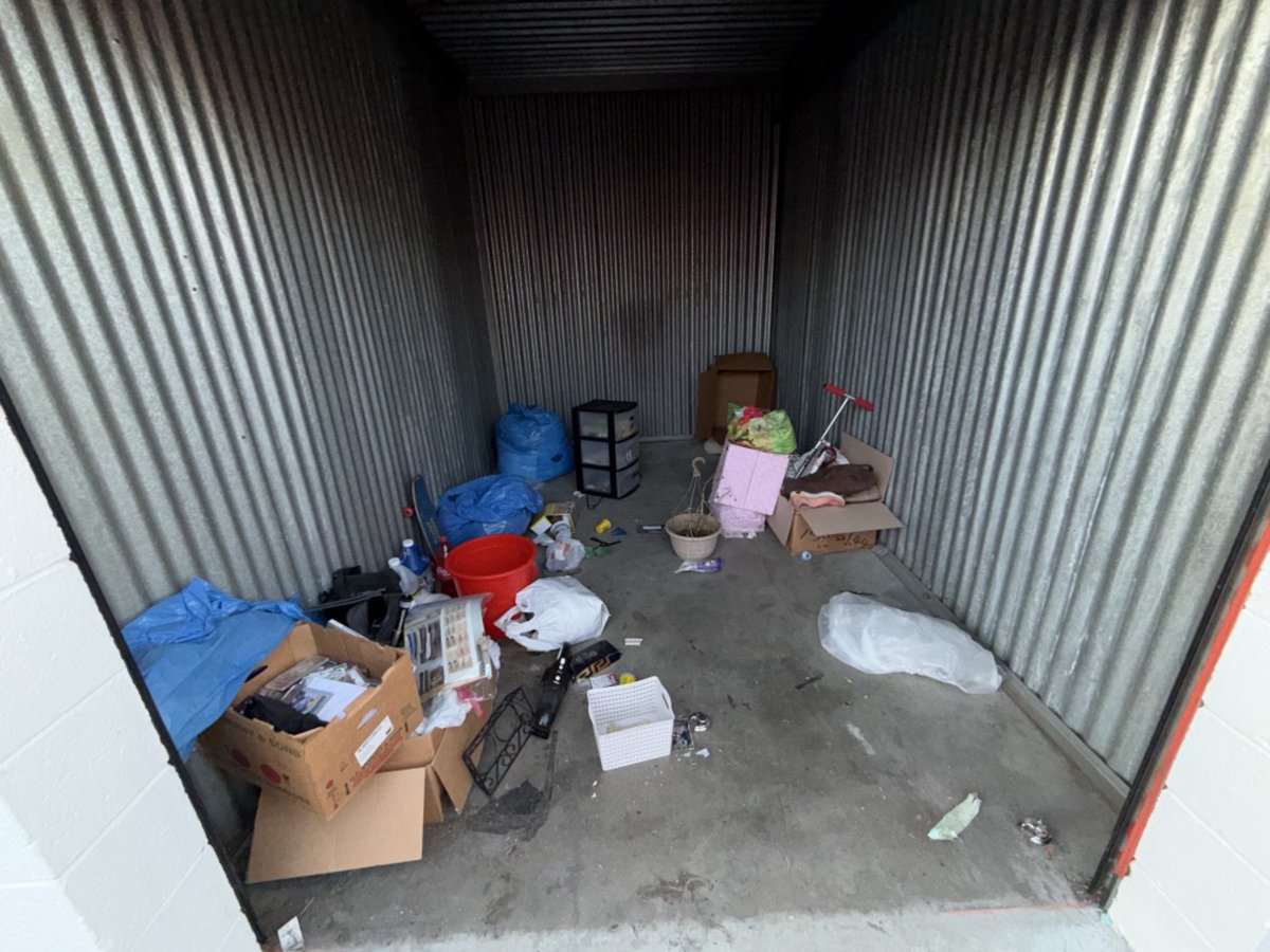 8 x 13 storage unit in Canoga Park, CA