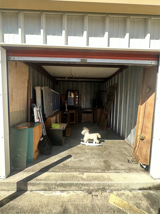 10 x 15 storage unit in Leesburg, FL