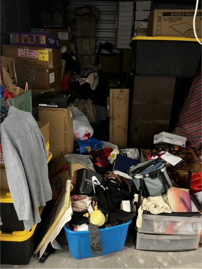 10 x 12 storage unit in Vista, CA