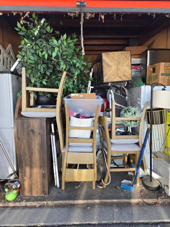 10 x 15 storage unit in Stockton, CA