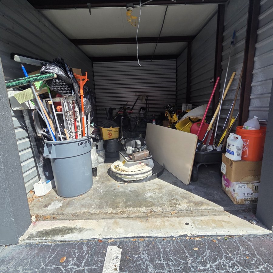 10 x 15 storage unit in Coconut Creek, FL
