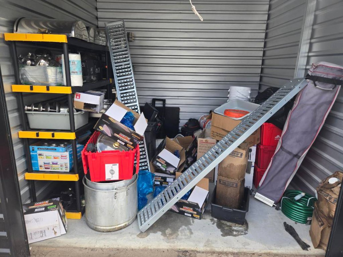 10 x 10 storage unit in Houston, TX