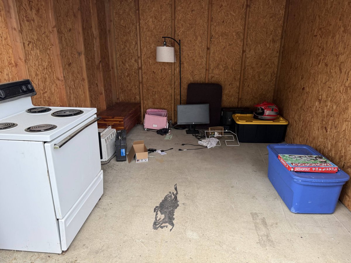 10 x 12 storage unit in Shelton, WA