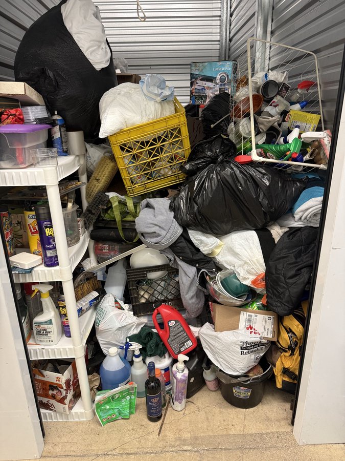 5 x 10 storage unit in Shelton, WA