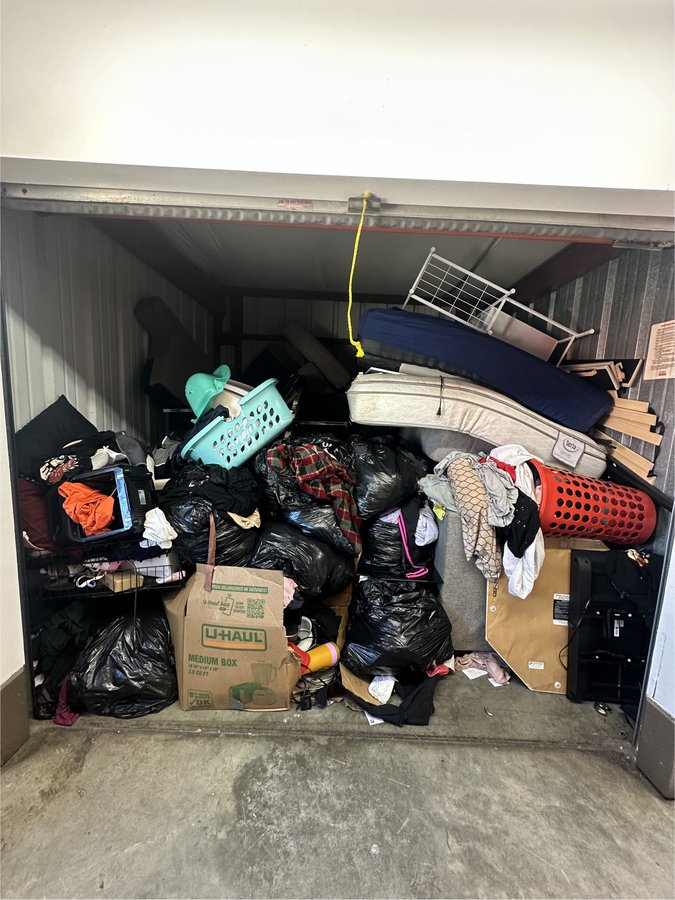 10 x 10 storage unit in Leesburg, FL