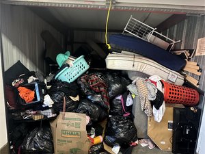 10 x 10 storage unit in Leesburg, FL