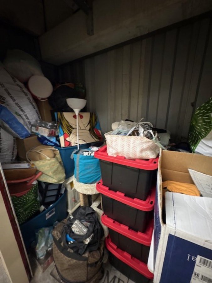 10 x 5 storage unit in Dania Beach, FL
