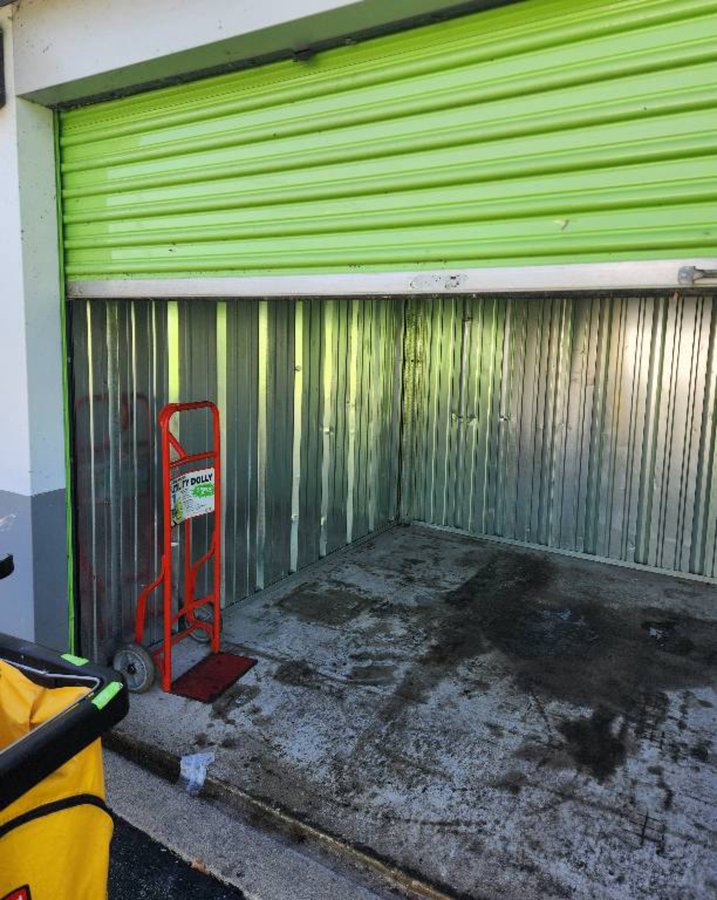 10 x 10 storage unit in Milwaukee, WI