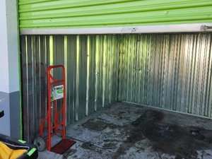 10 x 10 unit in Milwaukee