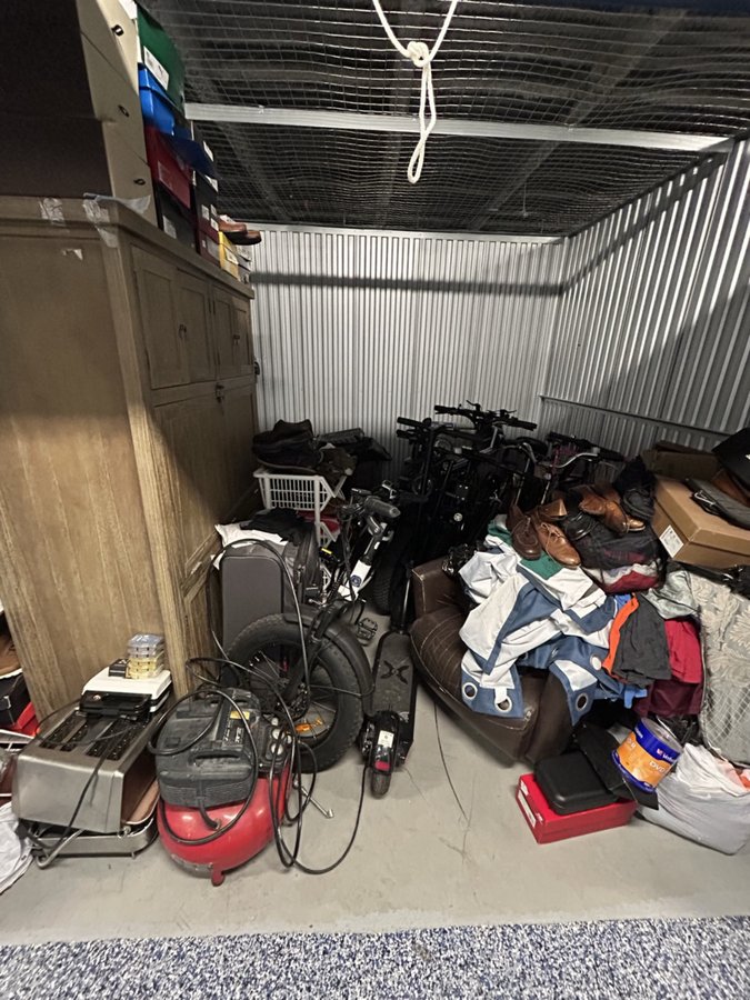10 x 10 storage unit in North Miami, FL