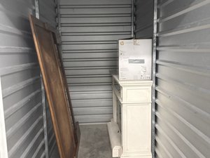 5 x 10 unit in Bethpage