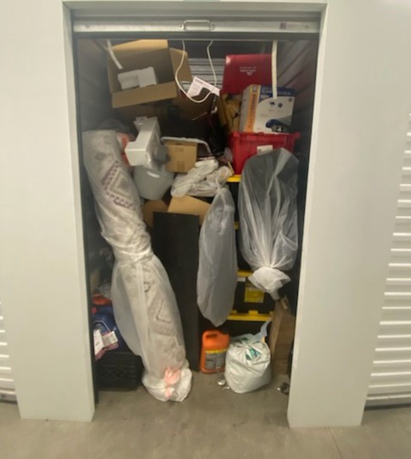 5 x 10 storage unit in Victorville, CA