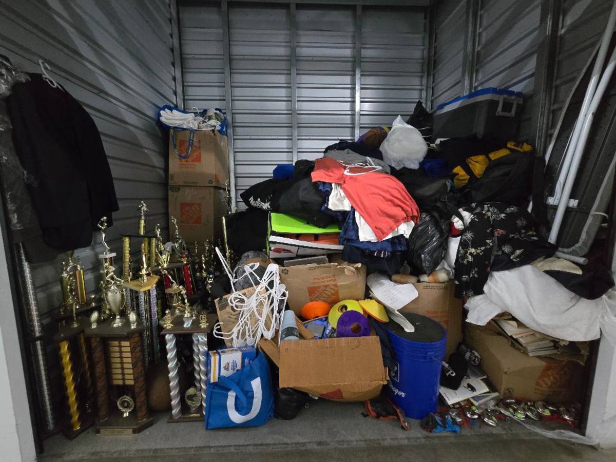 7 x 10 storage unit in Los Angeles, CA