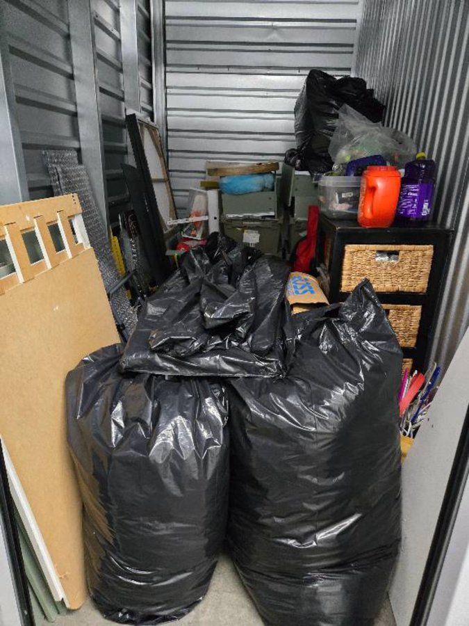 5 x 10 storage unit in Los Angeles, CA