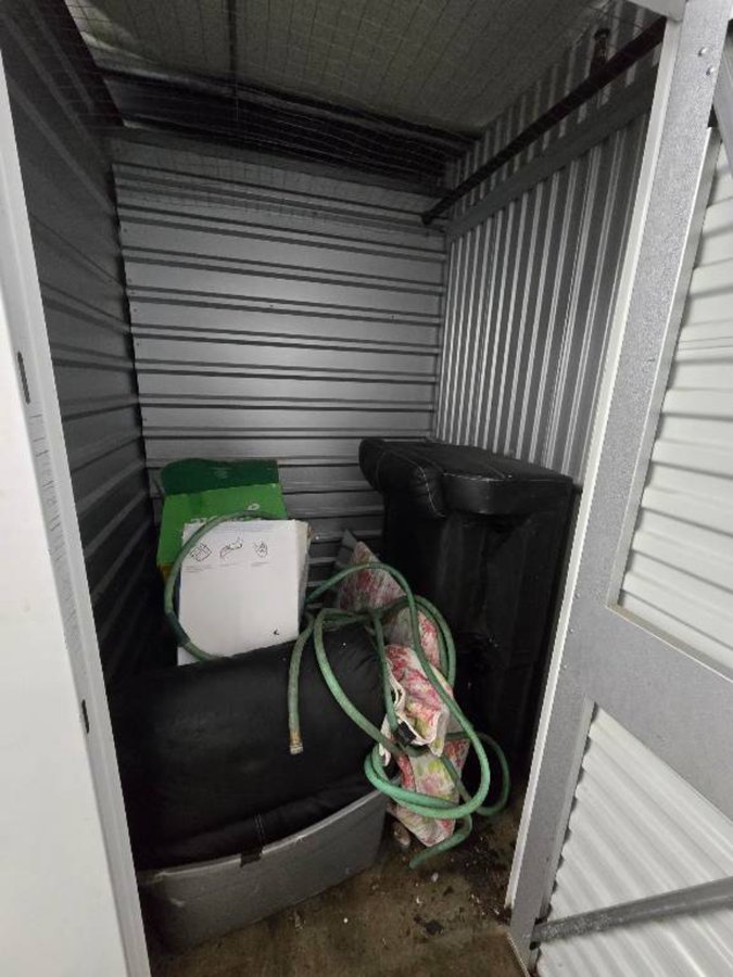 5 x 5 storage unit in Stockton, CA