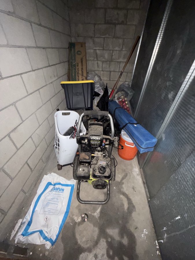 5 x 10 storage unit in Montclair, CA