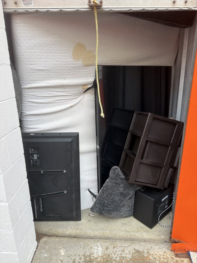 5 x 10 storage unit in Canton, MI