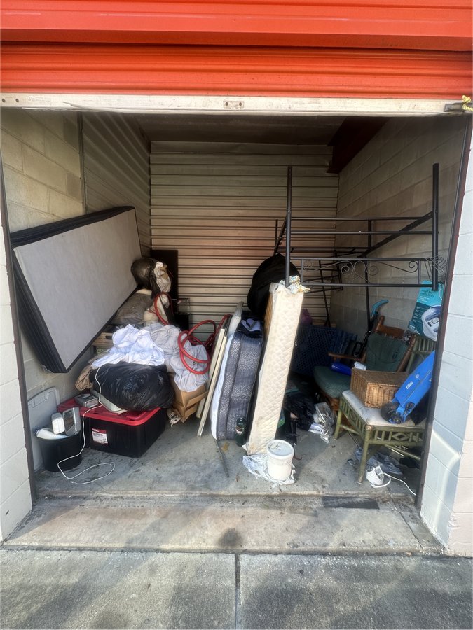 10 x 10 storage unit in Ocala, FL