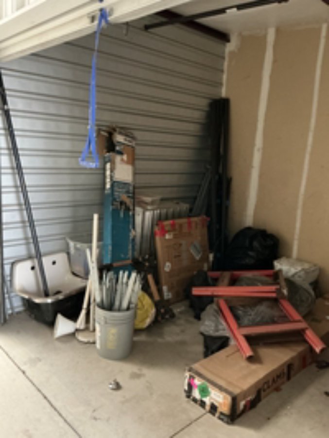 10 x 10 storage unit in Riverbank, CA