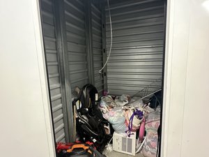 5 x 5 unit in Harbor City