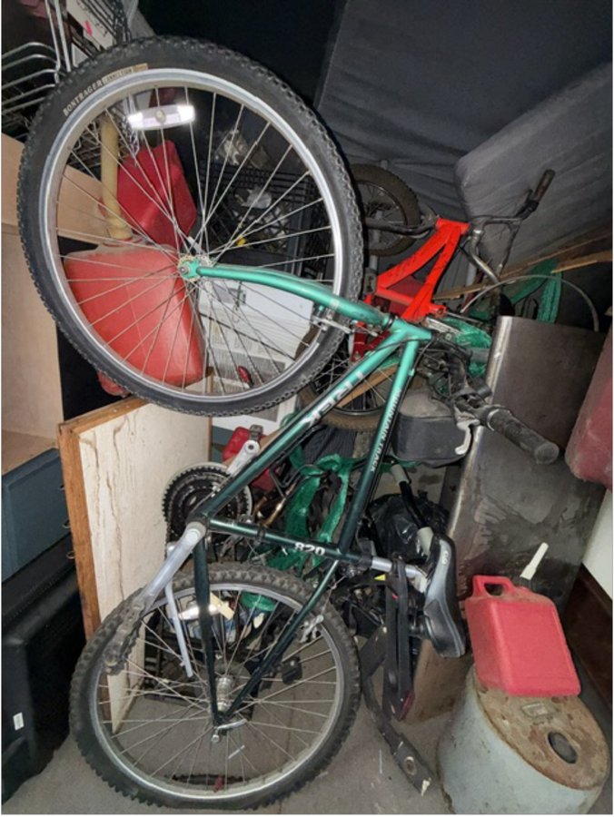 10 x 10 storage unit in Flushing, NY