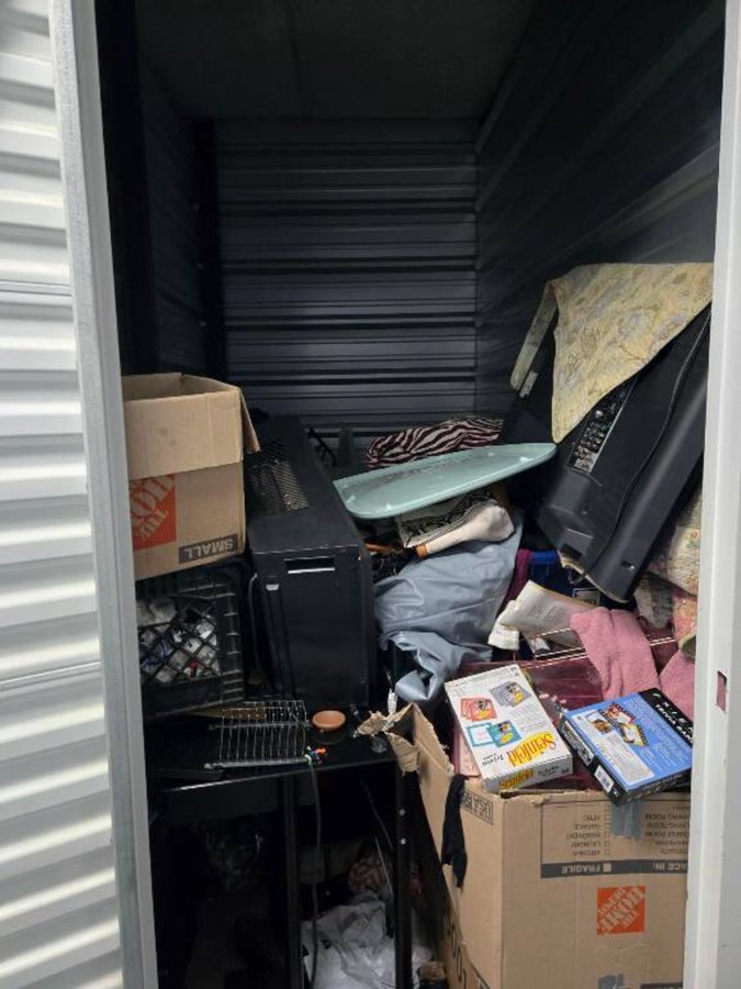 5 x 10 storage unit in Louisville, KY