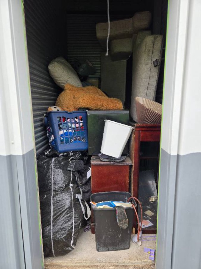 5 x 10 storage unit in Baytown, TX