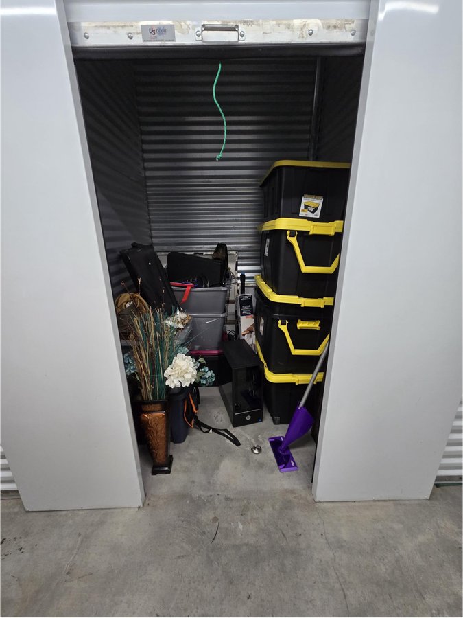 5 x 5 storage unit in Baltimore, MD