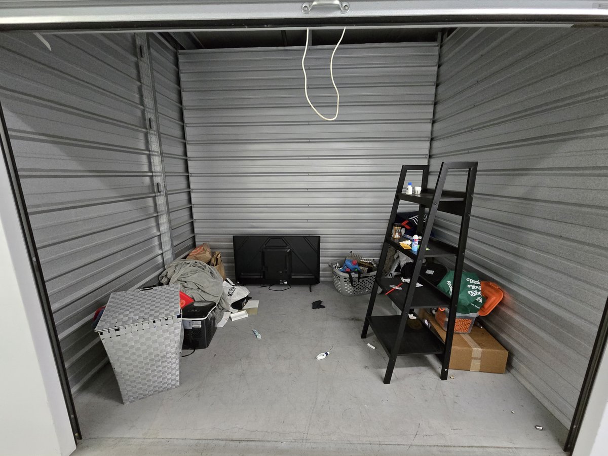 10 x 7 storage unit in Baltimore, MD