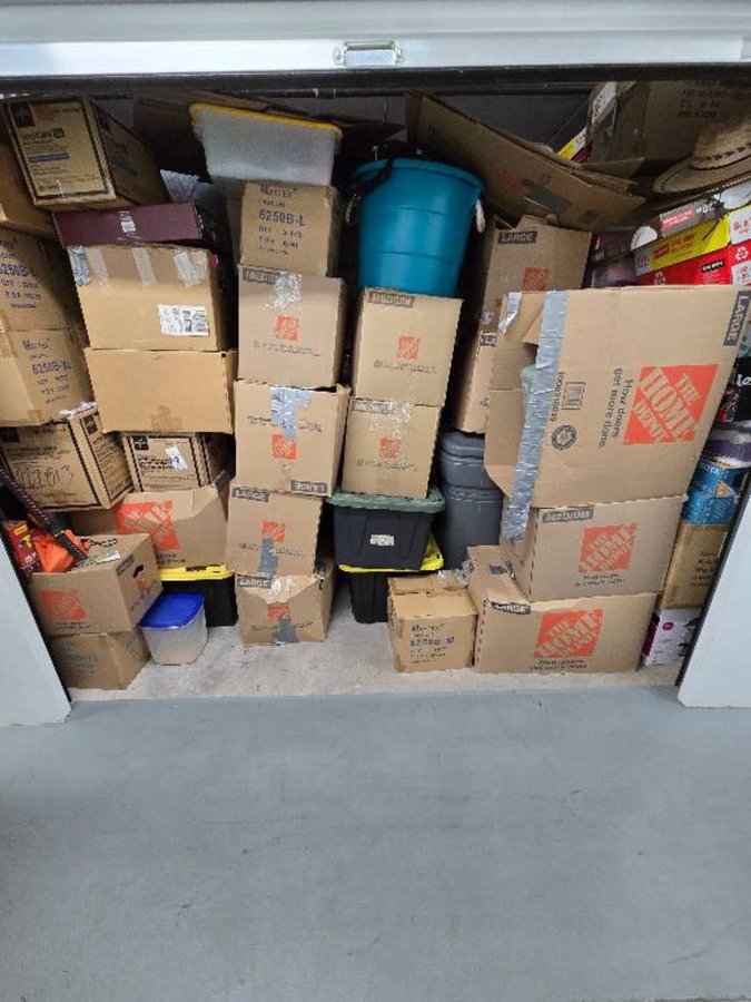 10 x 10 storage unit in Tempe, AZ