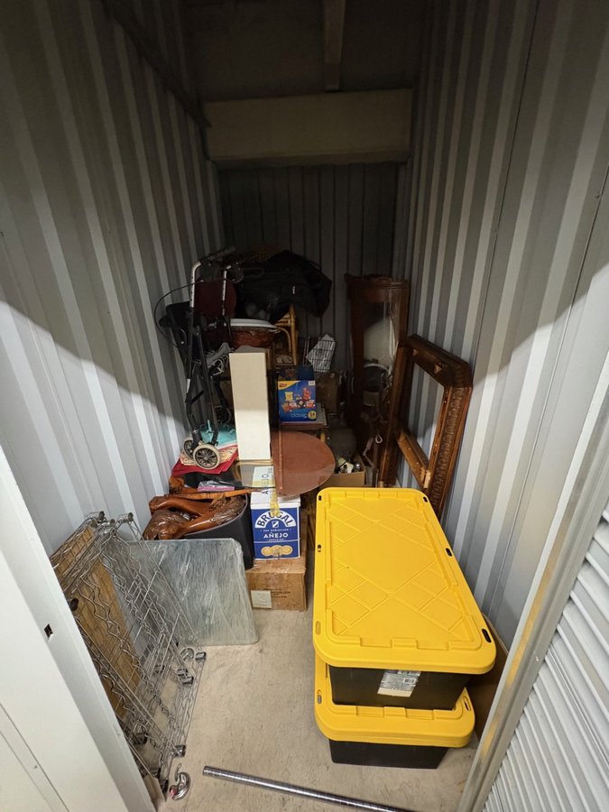 5 x 10 storage unit in Dania Beach, FL