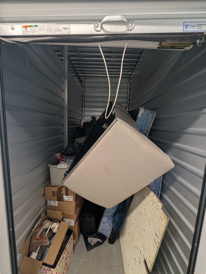 5 x 10 storage unit in Tacoma, WA