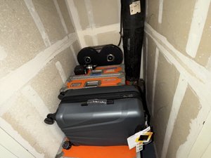 4 x 5 unit in Studio City