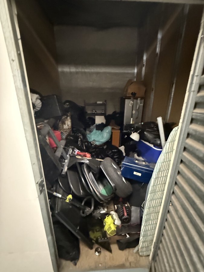 7 x 10 storage unit in Montebello, CA