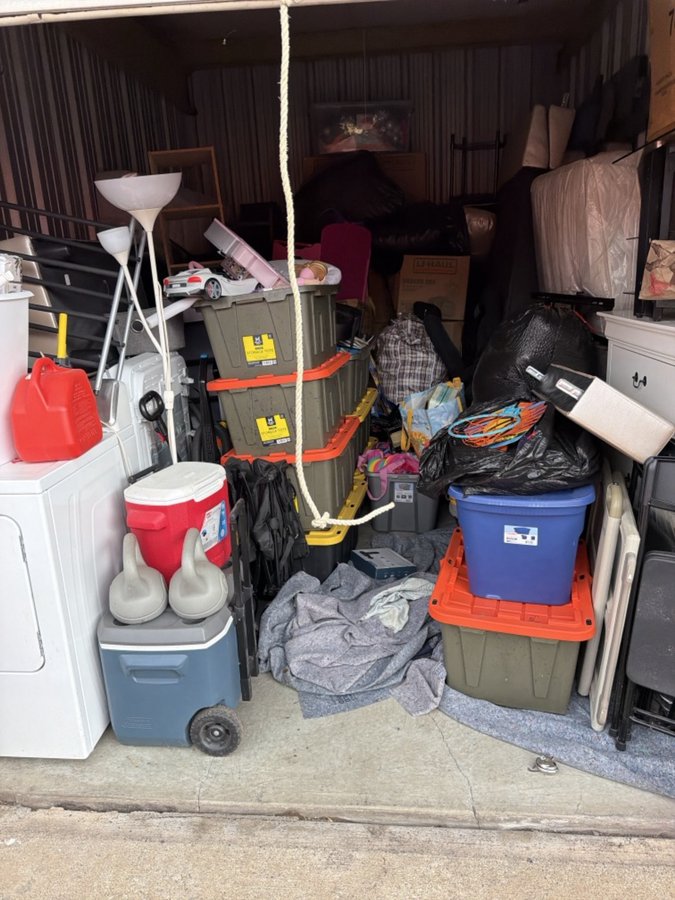 10 x 15 storage unit in Taylor, MI