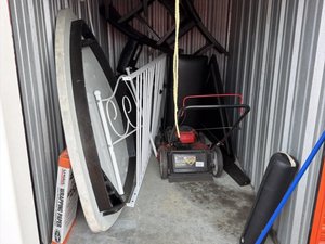 5 x 10 storage unit in Taylor, MI