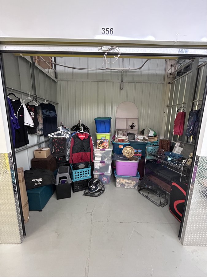 10 x 10 storage unit in Saint Paul, MN