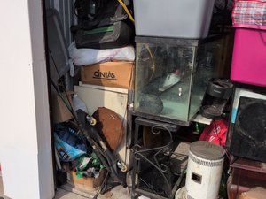 10 x 10 storage unit in Taylor, MI