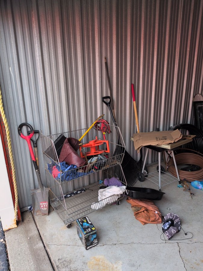 10 x 15 storage unit in Taylor, MI