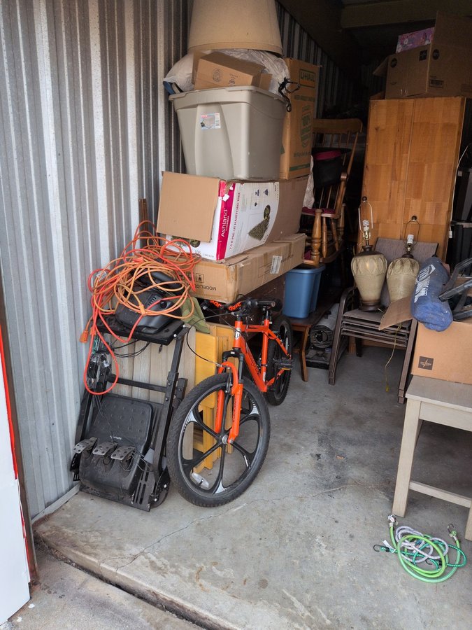 10 x 20 storage unit in Taylor, MI
