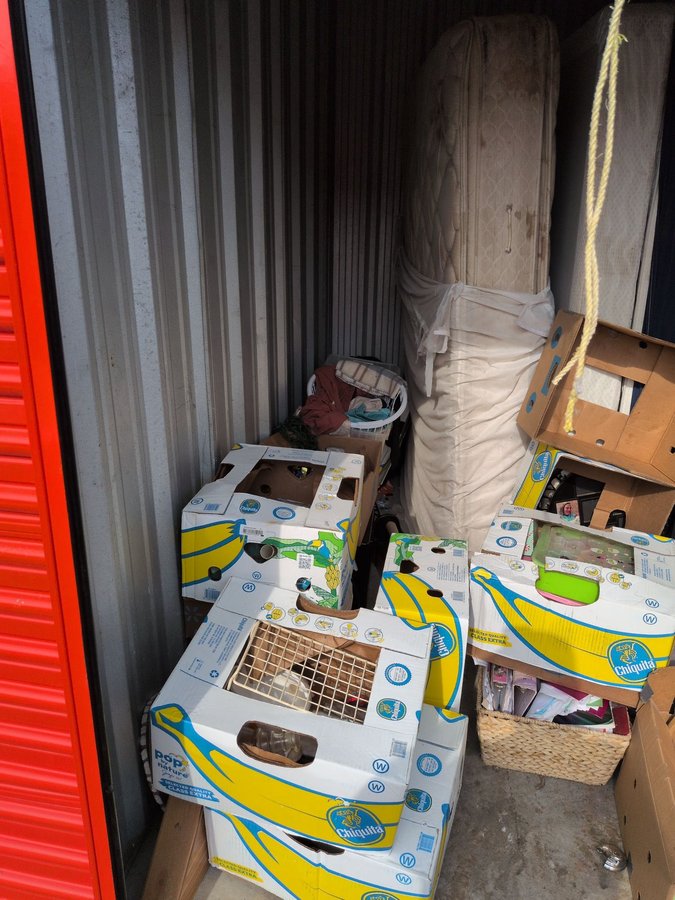 5 x 10 storage unit in Taylor, MI