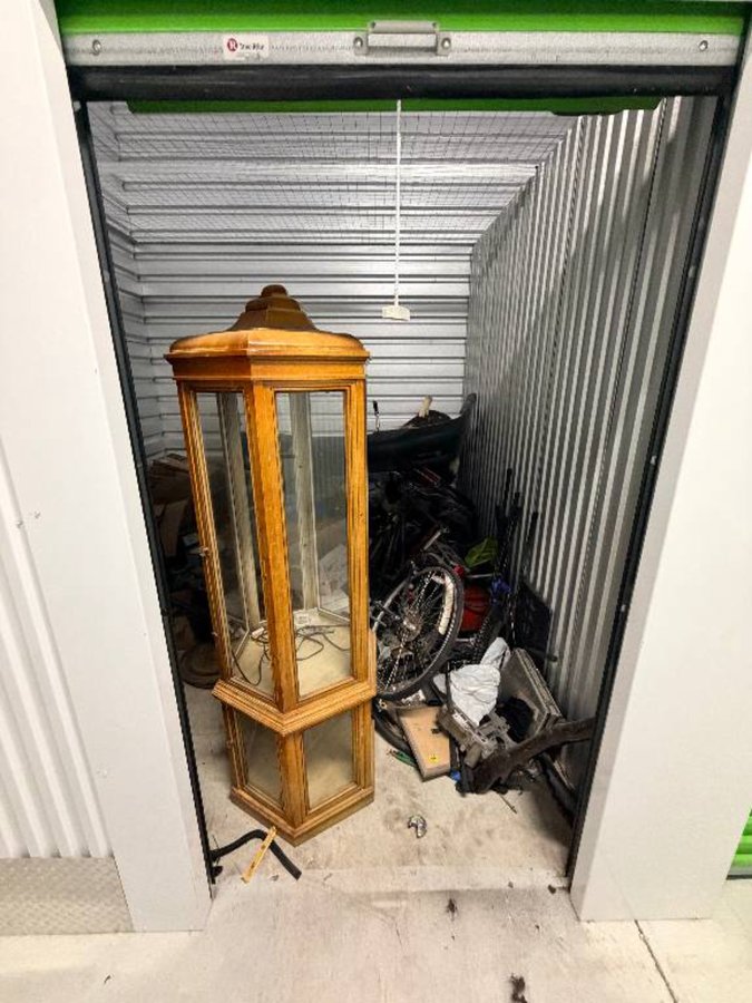 8 x 9 storage unit in Milwaukee, WI
