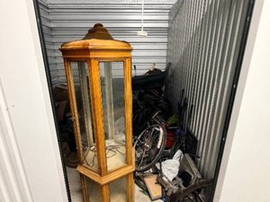8 x 9 unit in Milwaukee