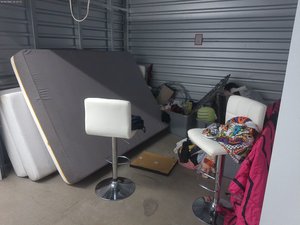 10 x 10 unit in Glendale