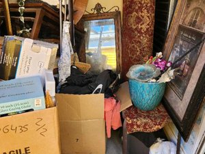 10 x 10 unit in Dixon
