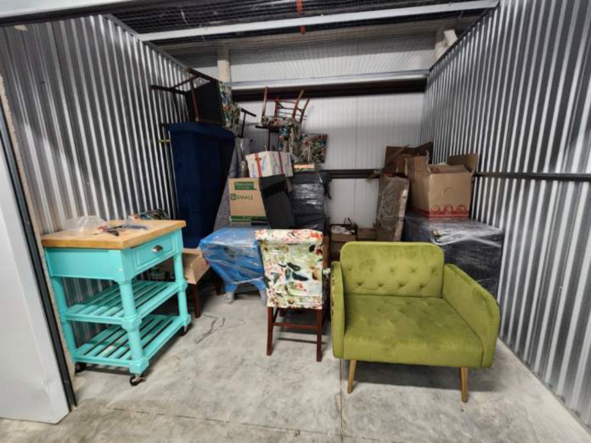 10 x 10 storage unit in Chicago, IL