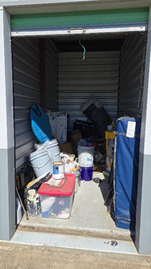 5 x 10 storage unit in Manor, TX